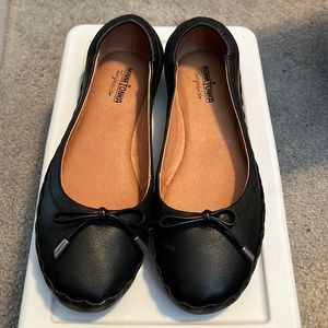 Black Minnetonka turquoise flats size 9